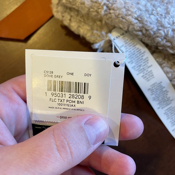 NWT COACH Dove grey fleece beanie one size - Picture 4 of 4